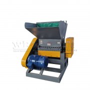 如何解决塑料粉碎机轴承过热的问题？